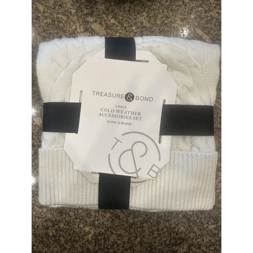 Treasure & Bond Cold Weather Accessory Set Womens One Size White Scarf Beanie‎